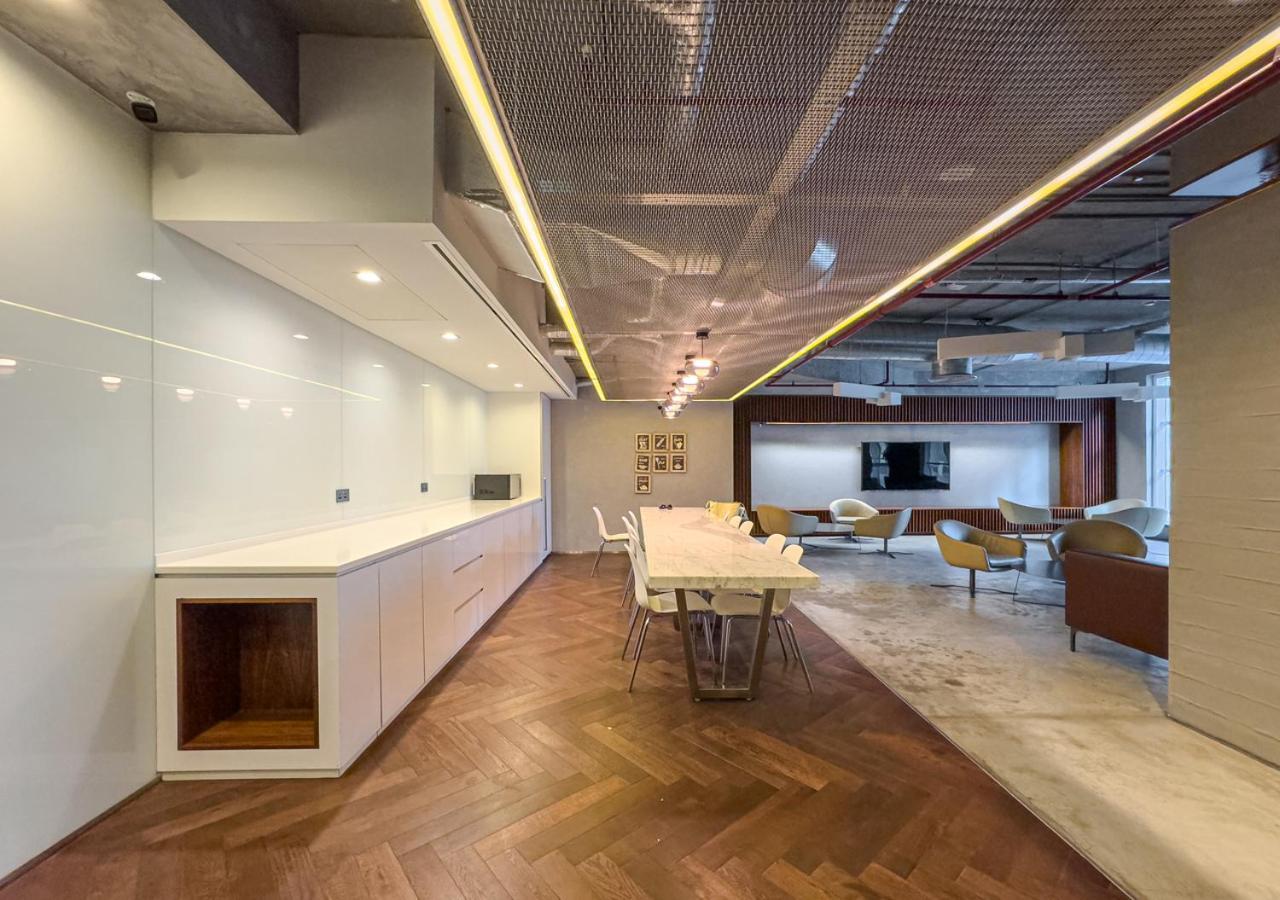 Serene Getaway In Marina Dubai